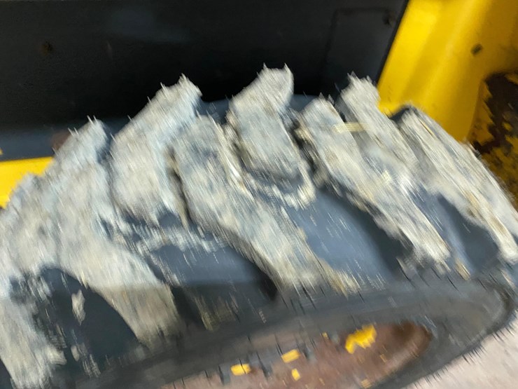 new-holland-l220-image-26