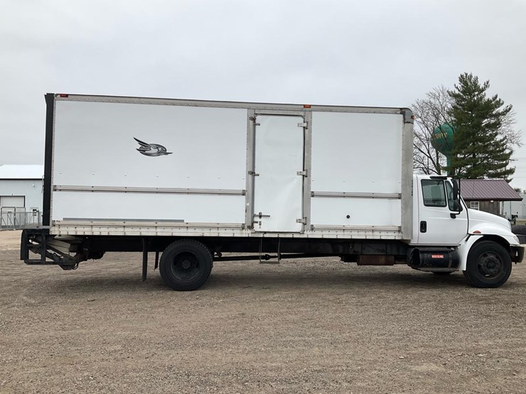 2005-international-durastar-4300-image-6