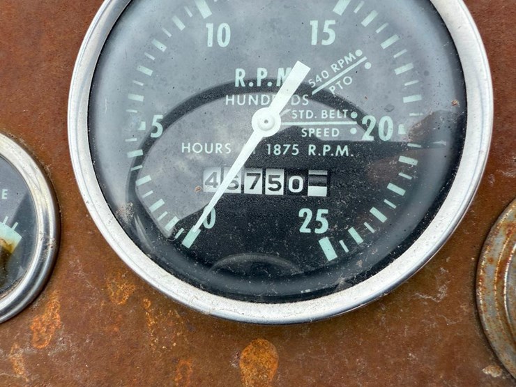 massey-ferguson-165-image-38