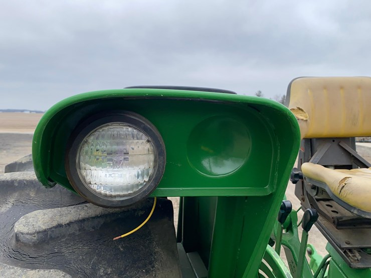 john-deere-2940-image-22