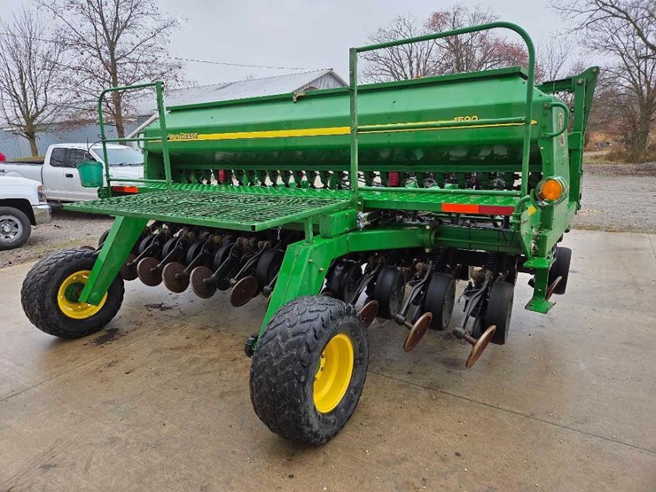john-deere-1590-image-3