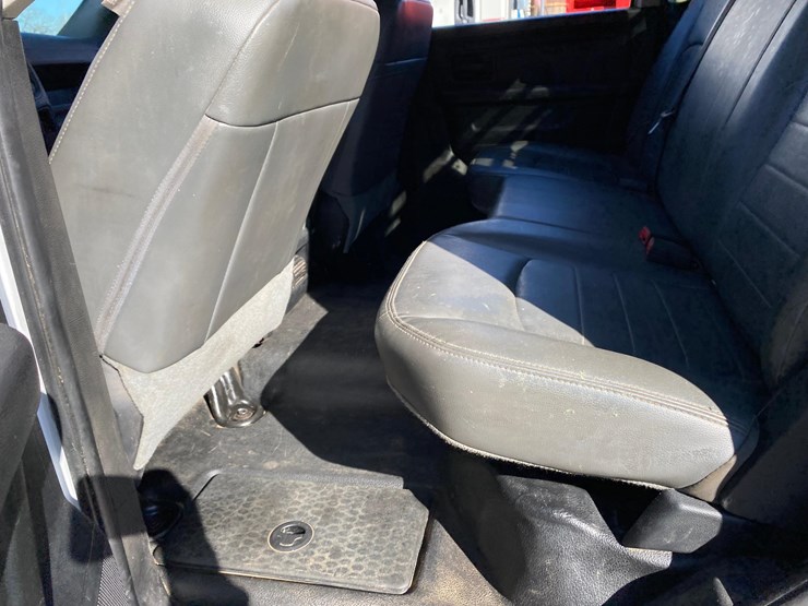 2018-dodge-2500-image-26