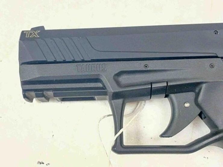 taurus-pistol-image-8