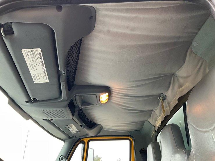 2005-international-durastar-4300-image-113