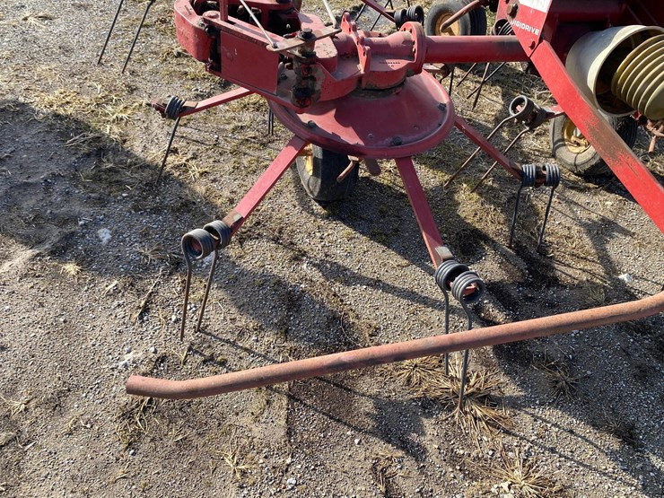 new-holland-163-image-4