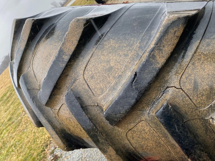 18.4-38-9-bolts-duals-image-8