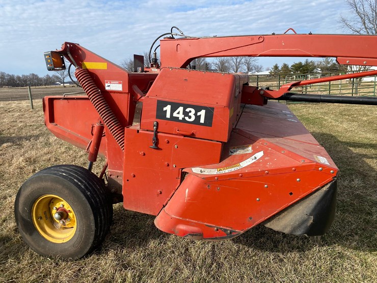 new-holland-1431-image-11