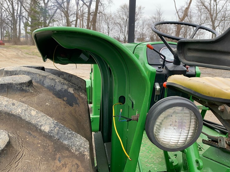 john-deere-2940-image-30