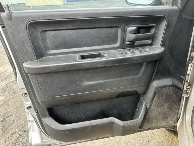 2013-dodge-1500-image-21