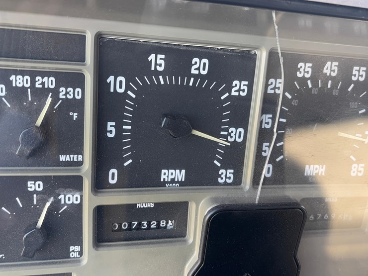 1999-international-9200-image-26