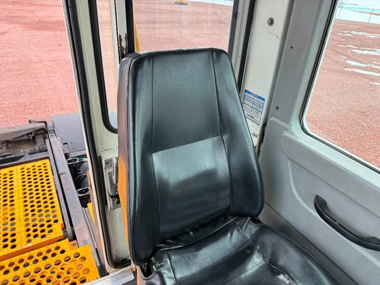 2013-kalmar-ottawa-4x2-image-43