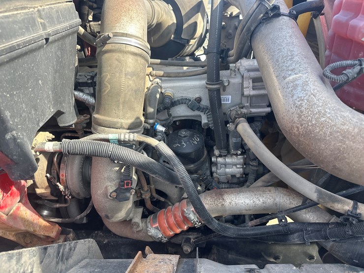 2012-international-7600-image-47