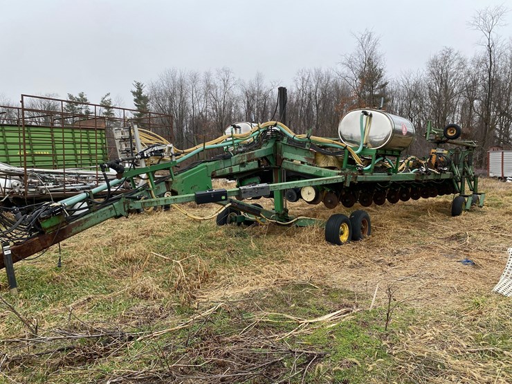 kinze-24-row-planter-image-2