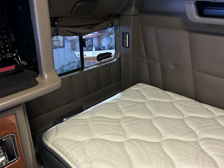 peterbilt-379-image-76