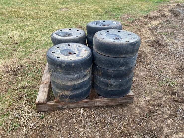 john-deere-gauge-wheels-image-1