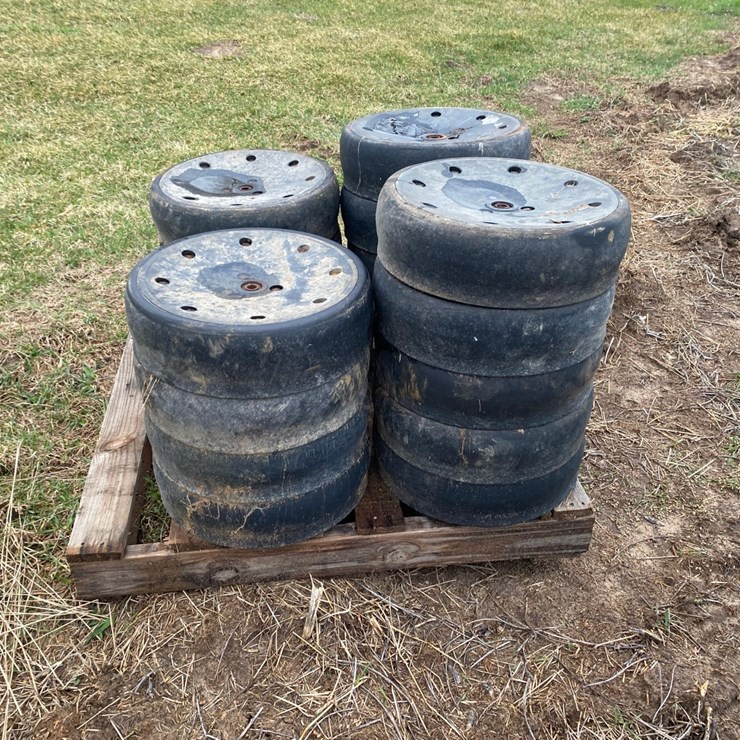 John Deere gauge wheels