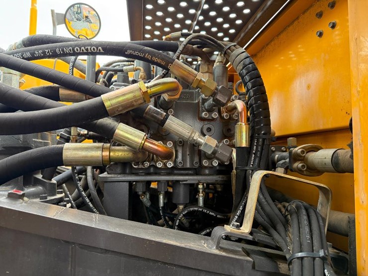 volvo-ec220dl-image-50