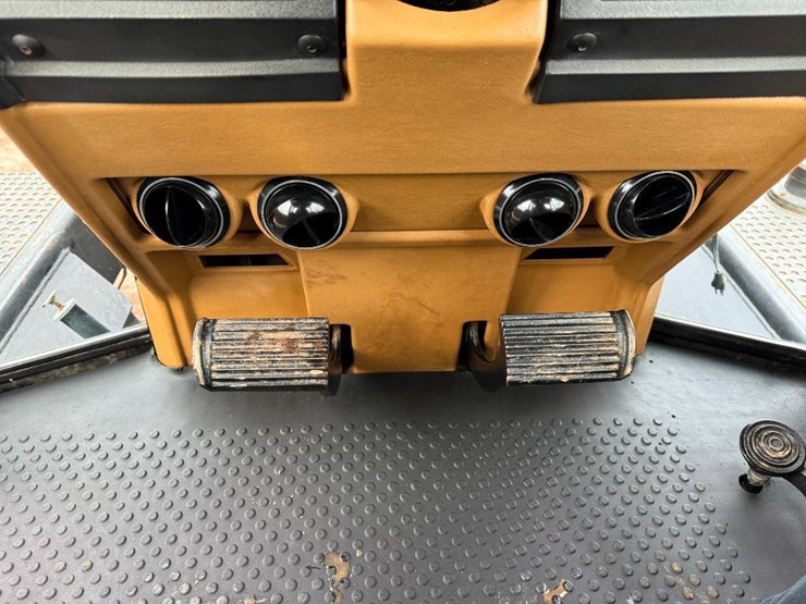 challenger-75-image-46