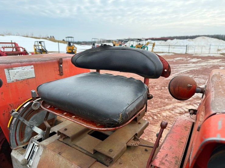 massey-ferguson-180-image-30