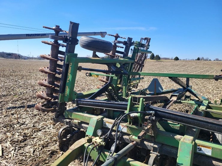 great-plains-2200tt-image-10