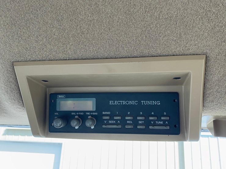 1998-john-deere-8300-image-63