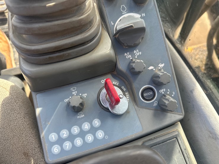 deere-350g-lc-image-50