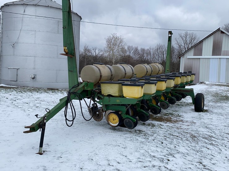 john-deere-7000-image-1