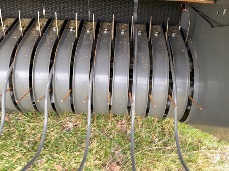 2024-massey-ferguson-1745d-image-10