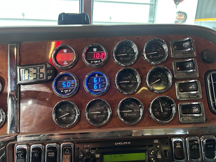 peterbilt-379-image-86