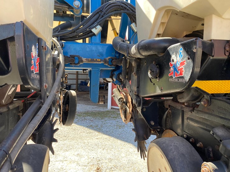 2009-kinze-3600-image-26