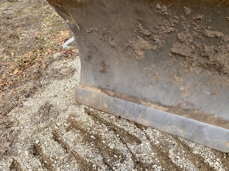 2005-deere-700h-image-11