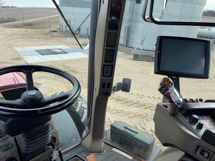 case-ih-magnum-340-image-18