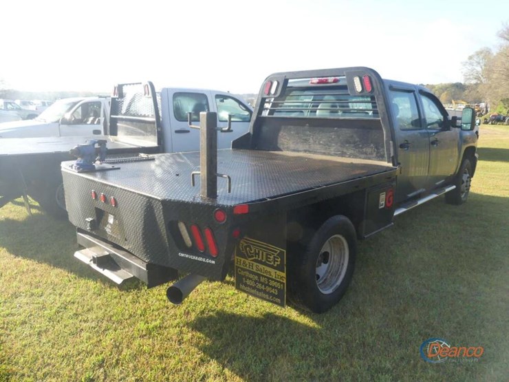 2012-chevrolet-3500hd-image-2