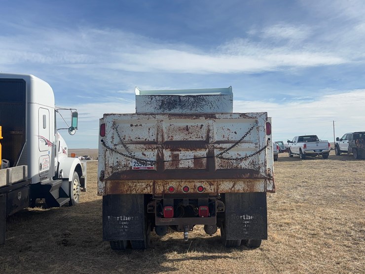 1997-freightliner-fl70-image-6