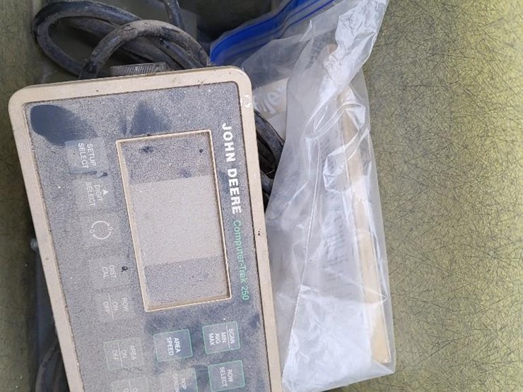 john-deere-7240-image-35