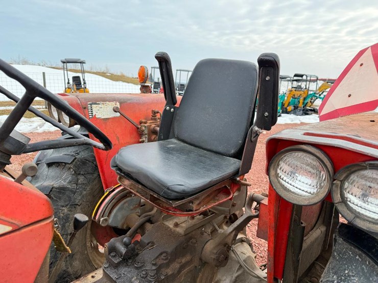 massey-ferguson-165-image-27