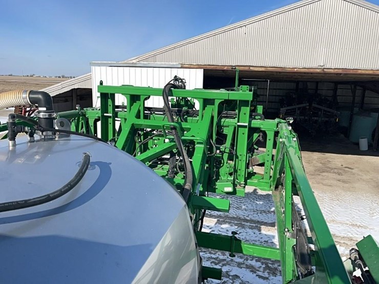 2023-john-deere-410r-image-32