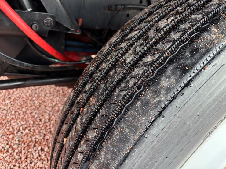 2013-kalmar-ottawa-4x2-image-10