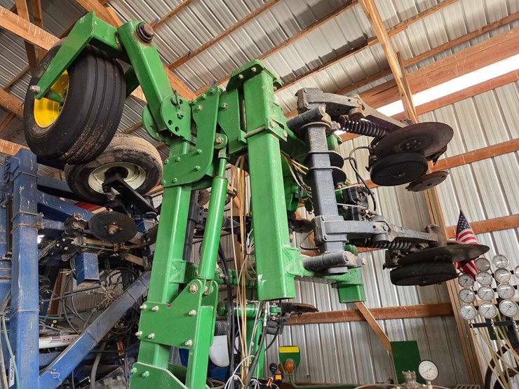 john-deere-2510l-image-36