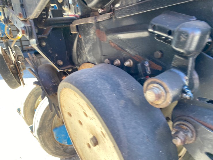 2009-kinze-3600-image-43