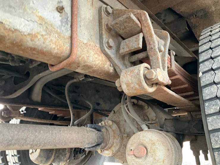 2005-international-durastar-4300-image-32