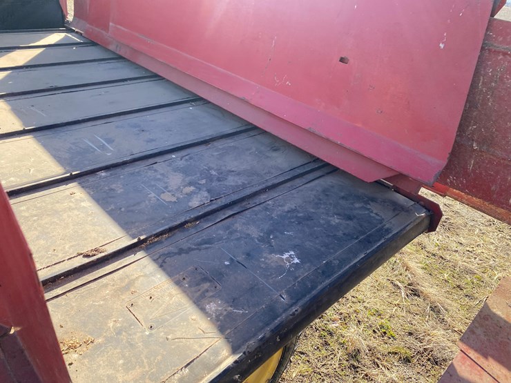 new-holland-144-image-16