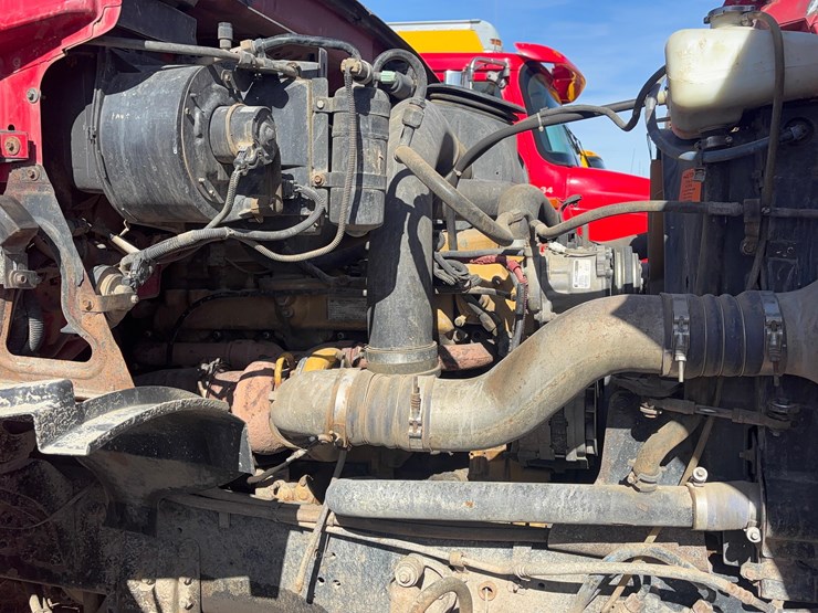 2003-sterling-lt9500-image-12