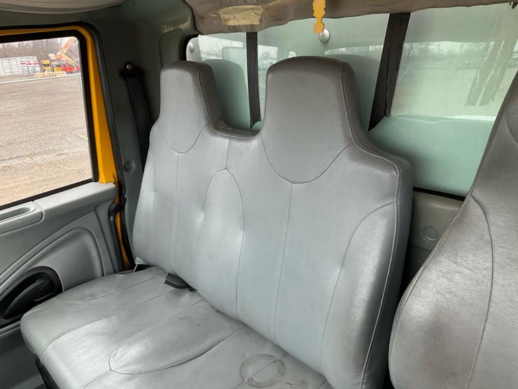 2005-international-durastar-4300-image-110