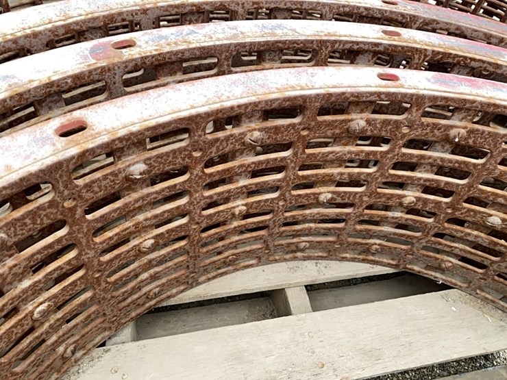 case-ih-2388-combine-concaves-image-7