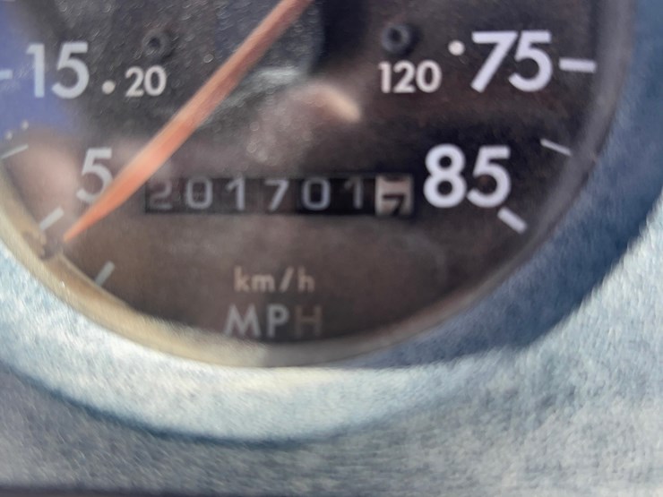 1997-freightliner-fl70-image-19