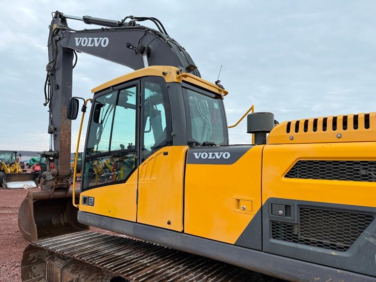 volvo-ec220dl-image-25