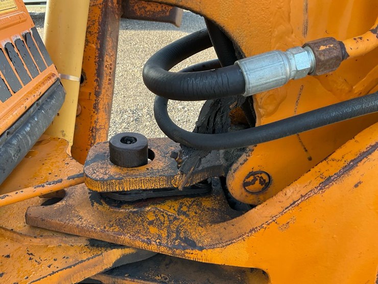 1982-case-580d-image-31