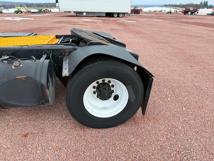 2013-kalmar-ottawa-4x2-image-7