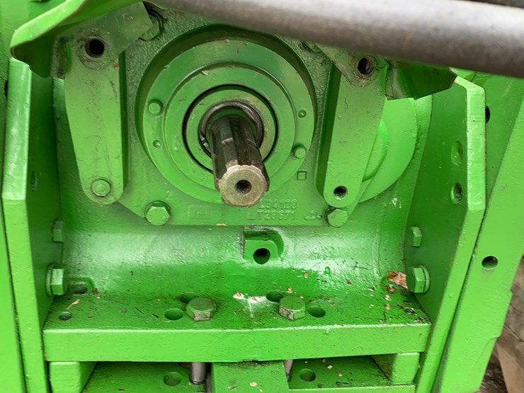 john-deere-2940-image-25